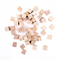 DREWNIANE KOSTKI 15X15 MM 49 SZT. 